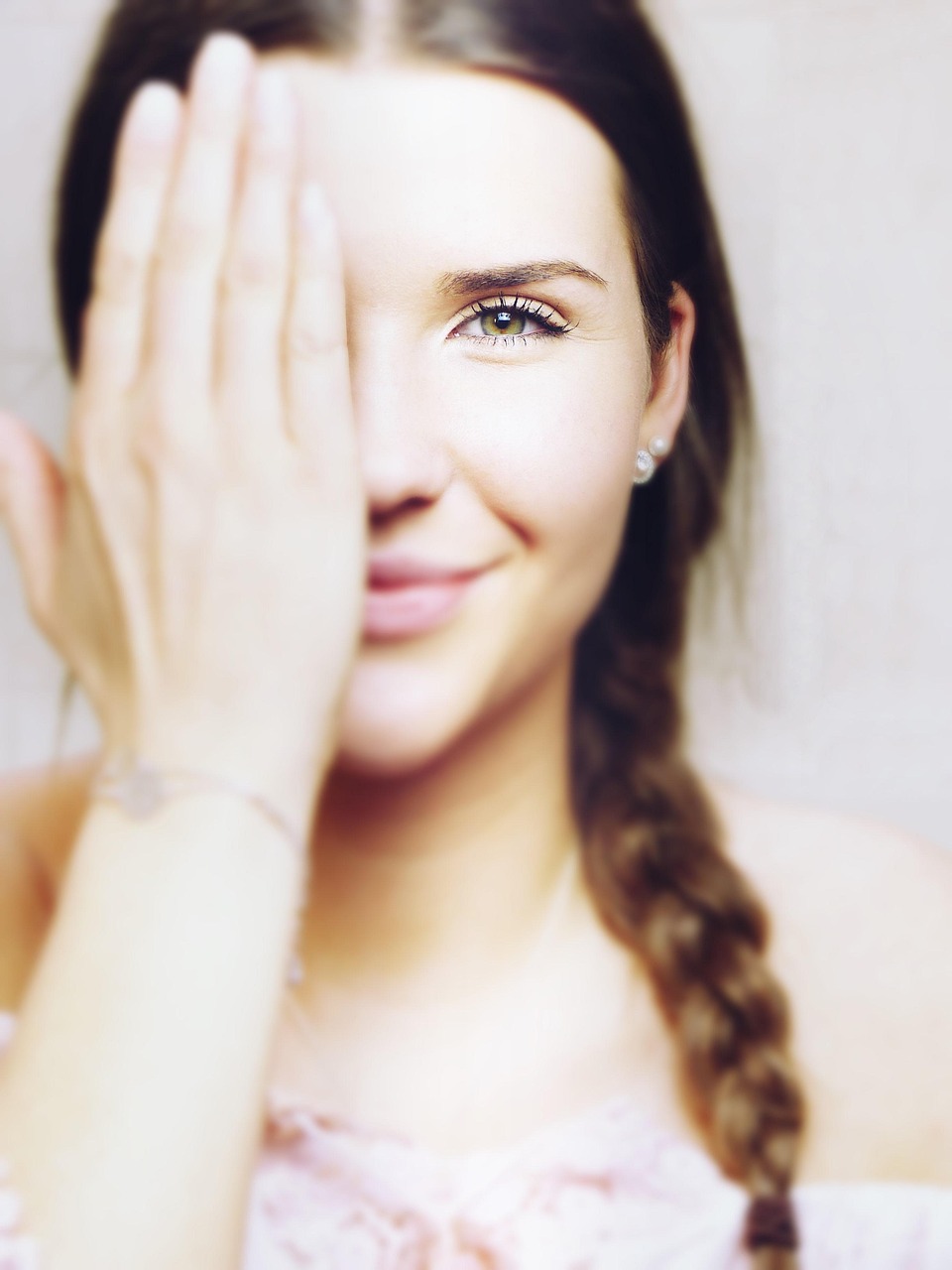 face, hand, eyes, smile, girl, woman, skin, see, view, perspective, future, goal, point of view, beauty, skin care, lips, judge, focus, cosmetics, make up, viewing, optician, eyesight, insight, ophthalmologist, skin care, skin care, skin care, skin care, skin care